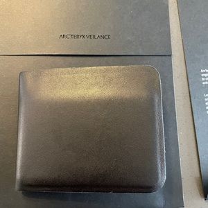 Arc’teryx Slim Veilance Wallet